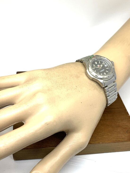 Tag Heuer Women\'s Watch WF1412-0 Swiss Quartz Gray Silver Stainless Steel 28mm main image 14